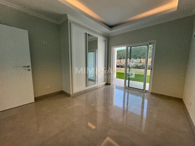 Moradia T2 para Venda em Lagos (São Sebastião e Santa Maria) Foto 10