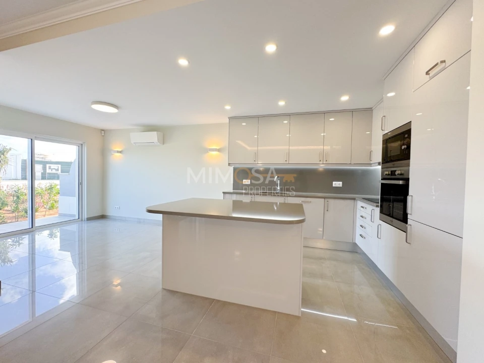 Moradia T2 para Venda em Lagos (São Sebastião e Santa Maria) Foto 12