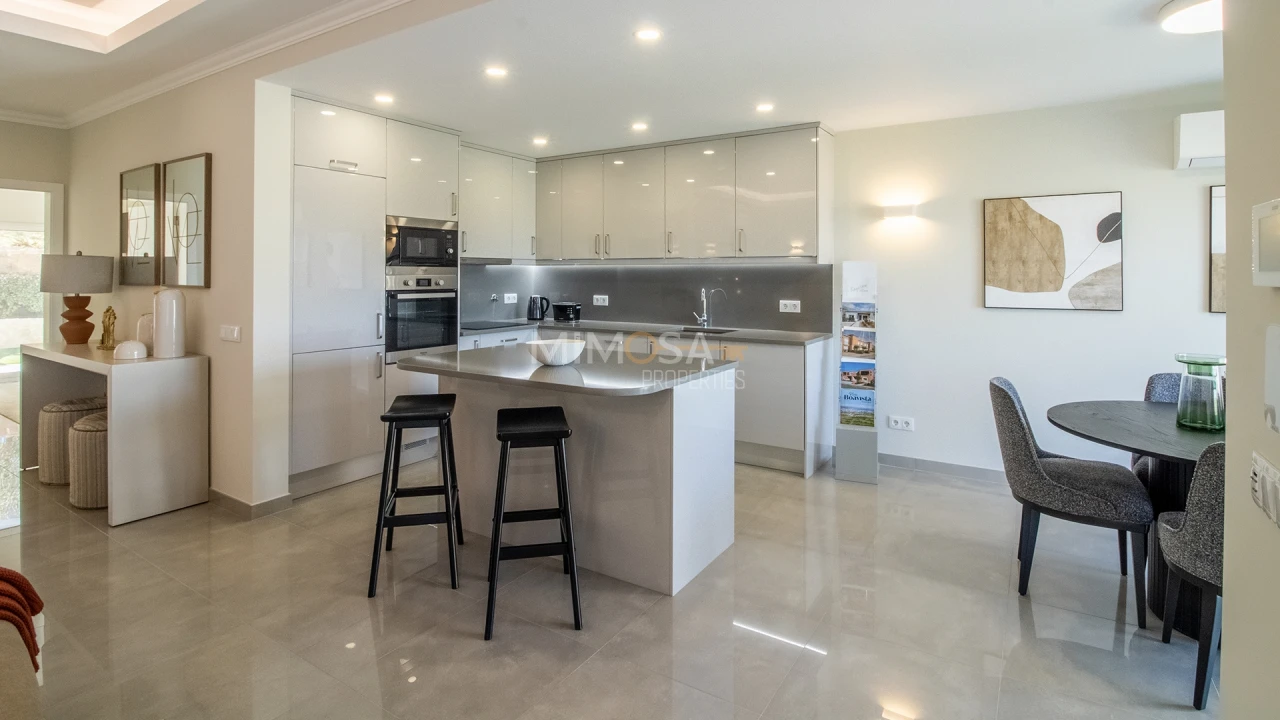 Moradia T2 para Venda em Lagos (São Sebastião e Santa Maria) Foto 8