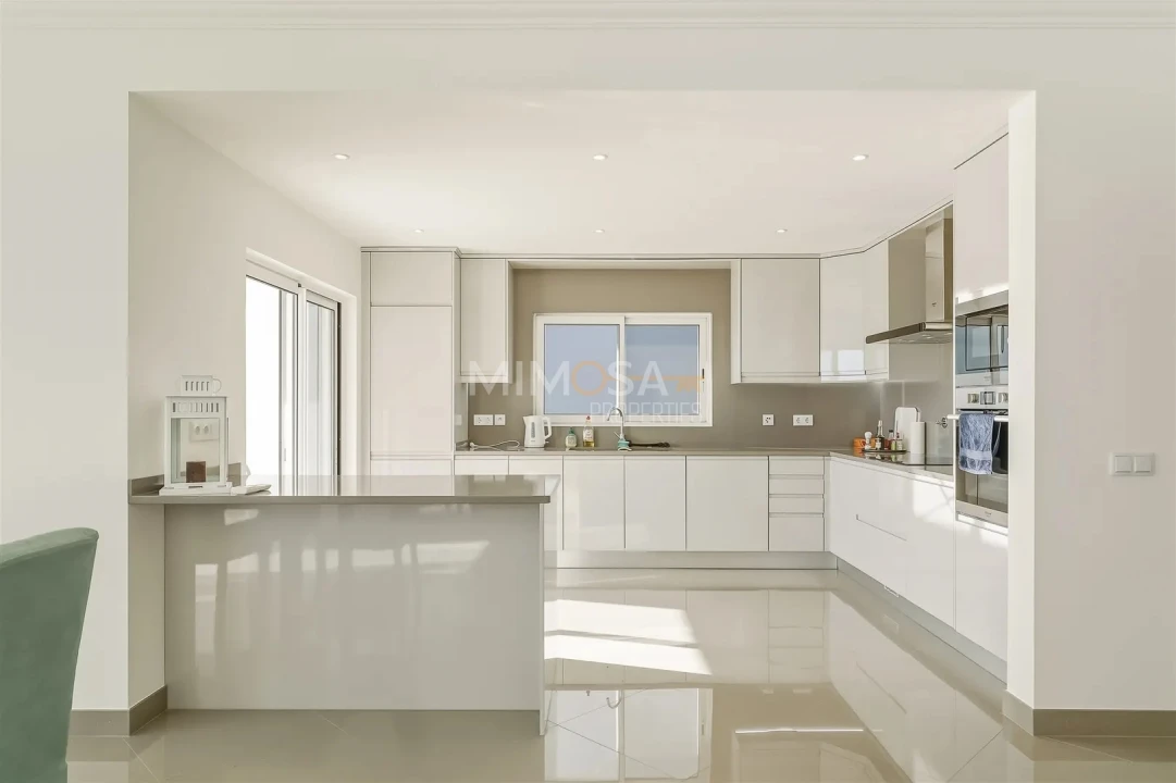 Moradia T4 para Venda em Lagos (São Sebastião e Santa Maria) Foto 5