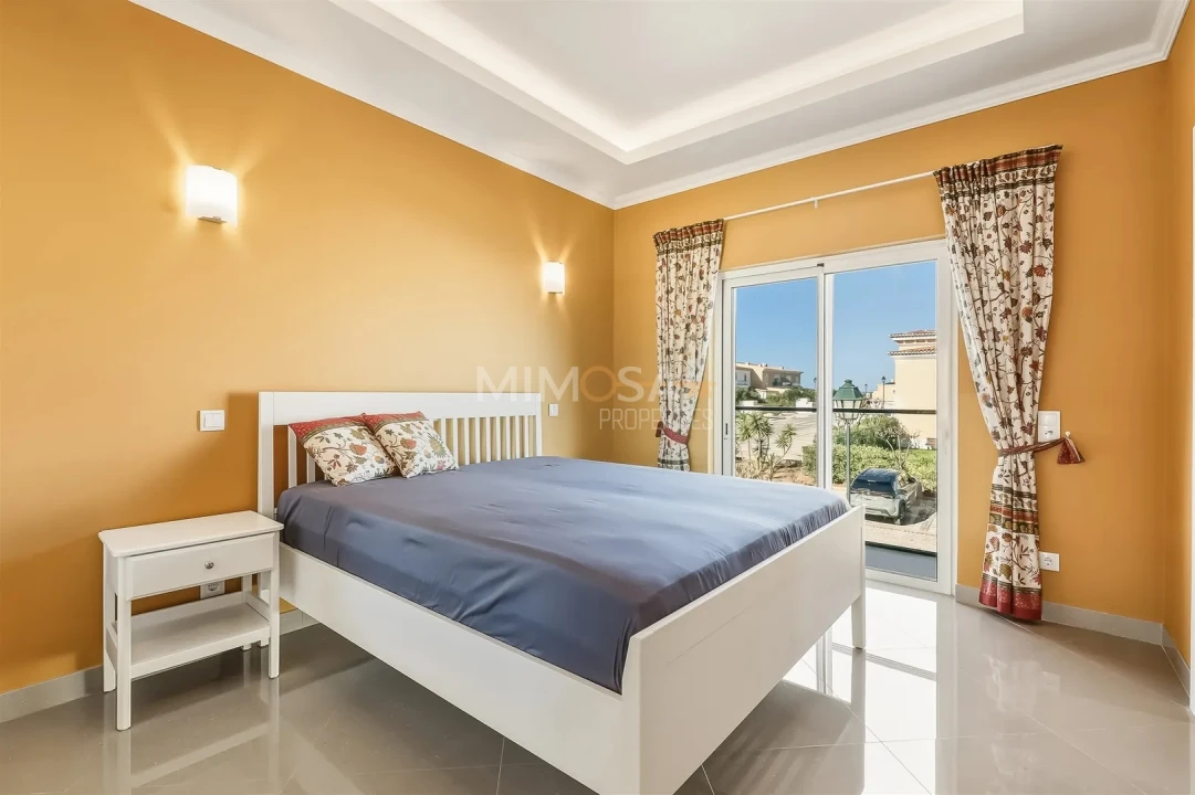 Moradia T4 para Venda em Lagos (São Sebastião e Santa Maria) Foto 13