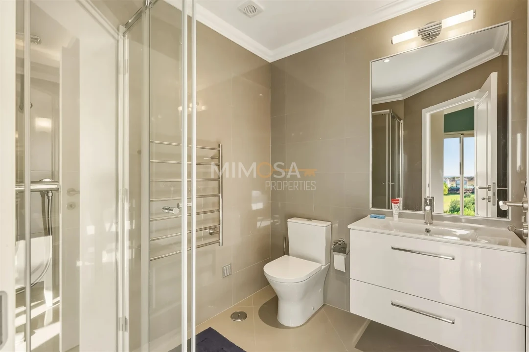 Moradia T4 para Venda em Lagos (São Sebastião e Santa Maria) Foto 17