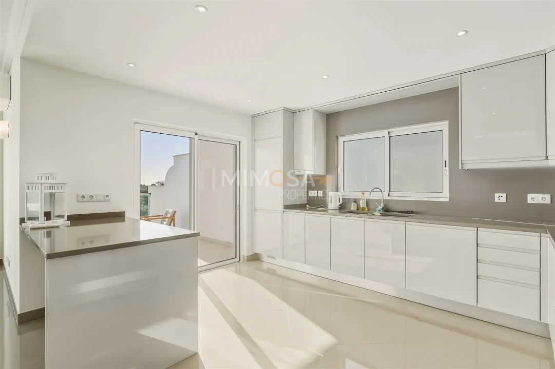 Moradia T4 para Venda em Lagos (São Sebastião e Santa Maria) Foto 6