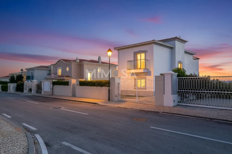 Moradia T4 para Venda em Lagos (São Sebastião e Santa Maria) Foto 23