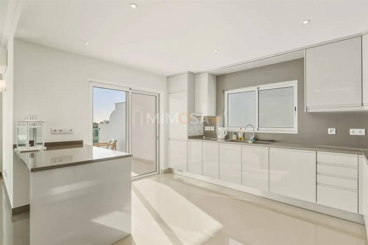 Moradia T4 para Venda em Lagos (São Sebastião e Santa Maria) Foto 6