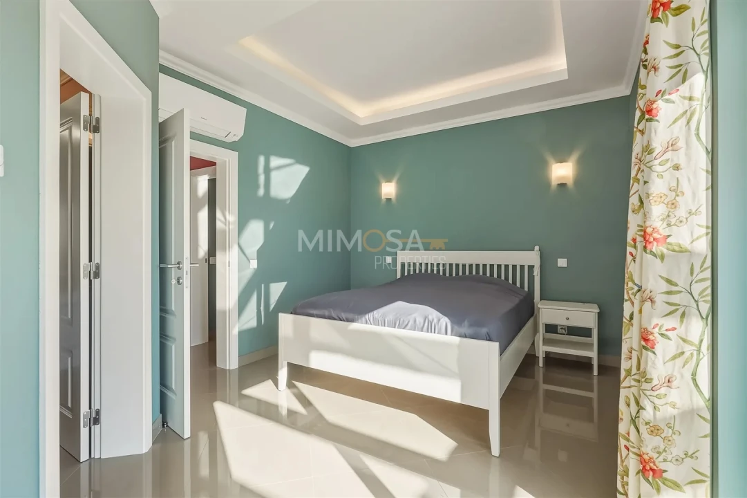 Moradia T4 para Venda em Lagos (São Sebastião e Santa Maria) Foto 14