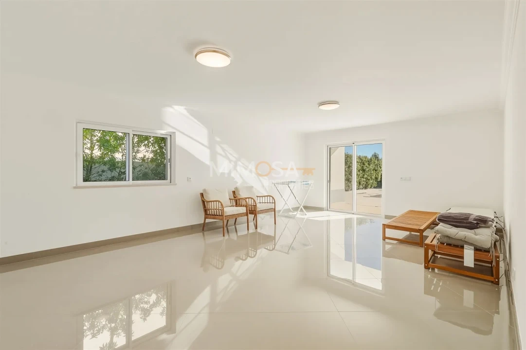 Moradia T4 para Venda em Lagos (São Sebastião e Santa Maria) Foto 12