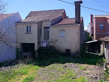 Moradia T2 para Venda em Ovoa e Vimieiro