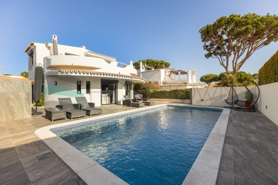 Moradia T3 para Venda em Quarteira Foto 9