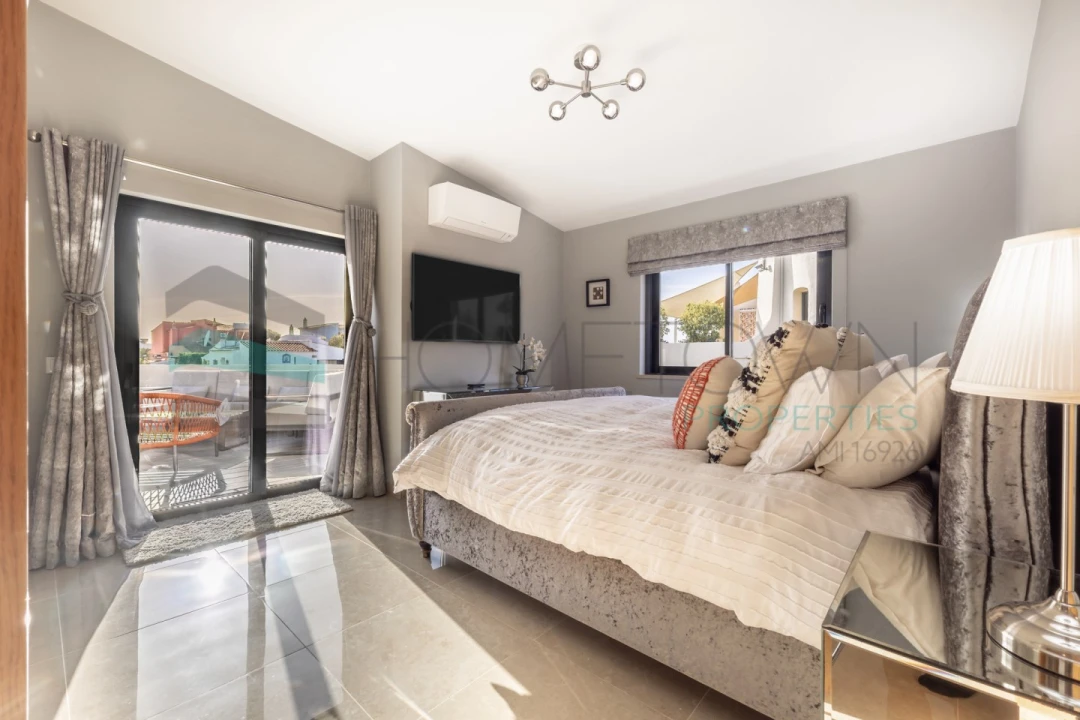 Moradia T3 para Venda em Quarteira Foto 27