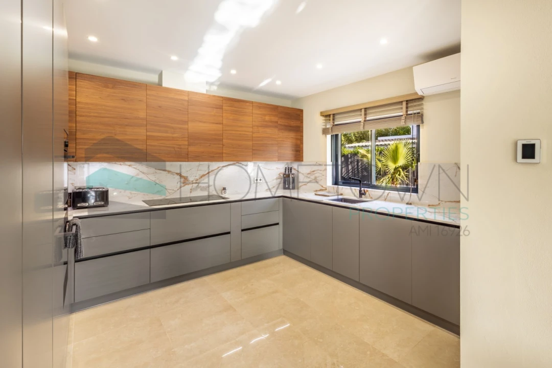 Moradia T3 para Venda em Quarteira Foto 8