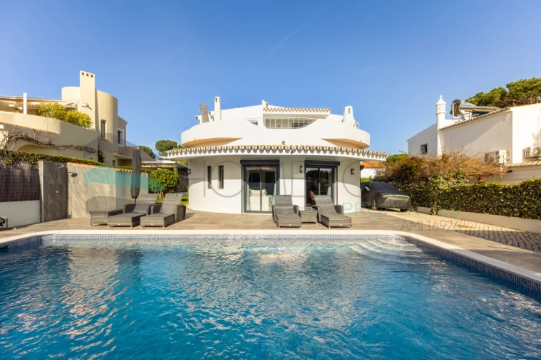 Moradia T3 para Venda em Quarteira Foto 36