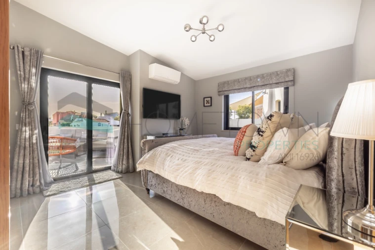 Moradia T3 para Venda em Quarteira Foto 27