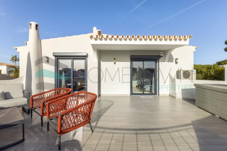 Moradia T3 para Venda em Quarteira Foto 37