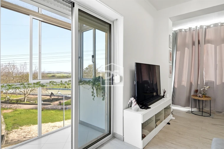 Apartamento T2 para Venda em Baixa da Banheira e Vale da Amoreira Foto 1