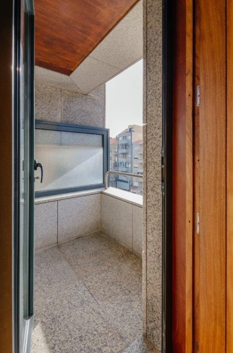 Apartamento T2 para Arrendamento em Aldoar, Foz do Douro e Nevogilde