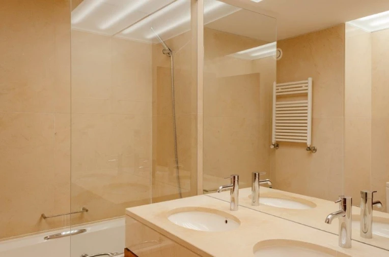 Apartamento T2 para Arrendamento em Aldoar, Foz do Douro e Nevogilde Foto 8