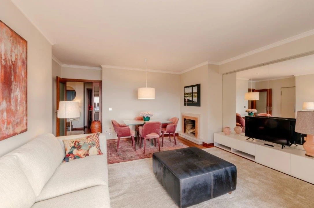 Apartamento T2 para Arrendamento em Aldoar, Foz do Douro e Nevogilde Foto 1