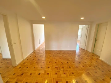 Apartamento T4 para Venda em Aldoar, Foz do Douro e Nevogilde