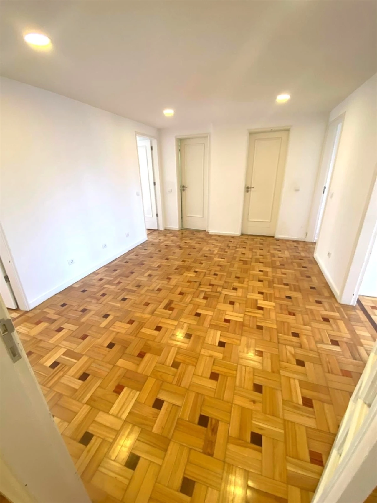 Apartamento T4 para Venda em Aldoar, Foz do Douro e Nevogilde Foto 3