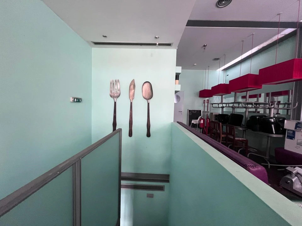 Negócio para Venda em Lordelo do Ouro e Massarelos Foto 23