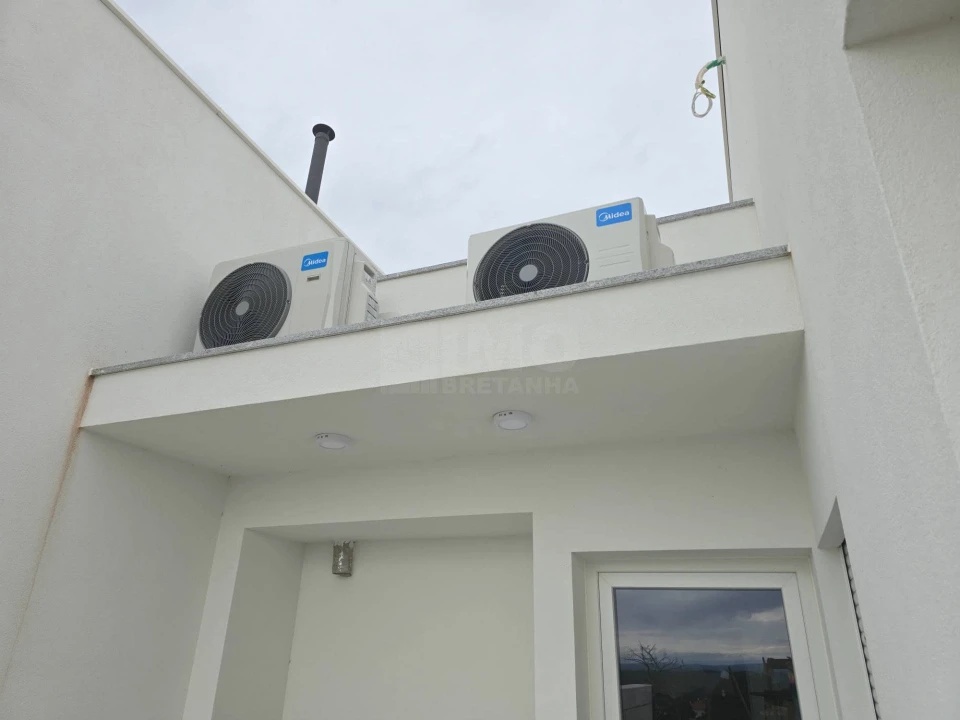 Moradia T3 para Venda em Sé e São Lourenço Foto 11