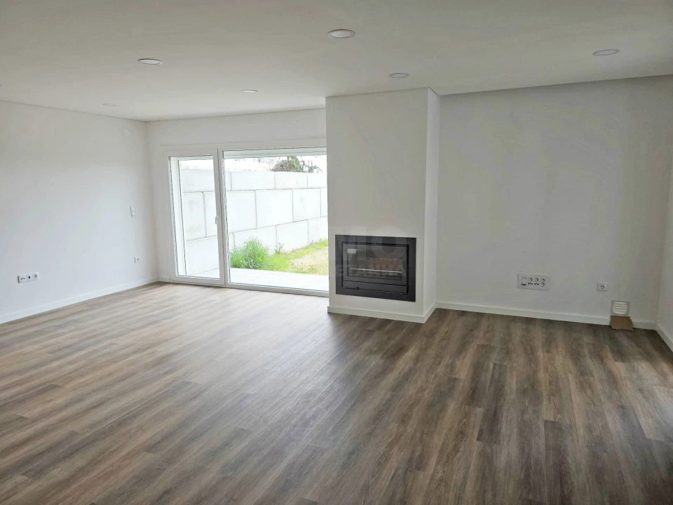 Moradia T3 para Venda em Sé e São Lourenço Foto 3