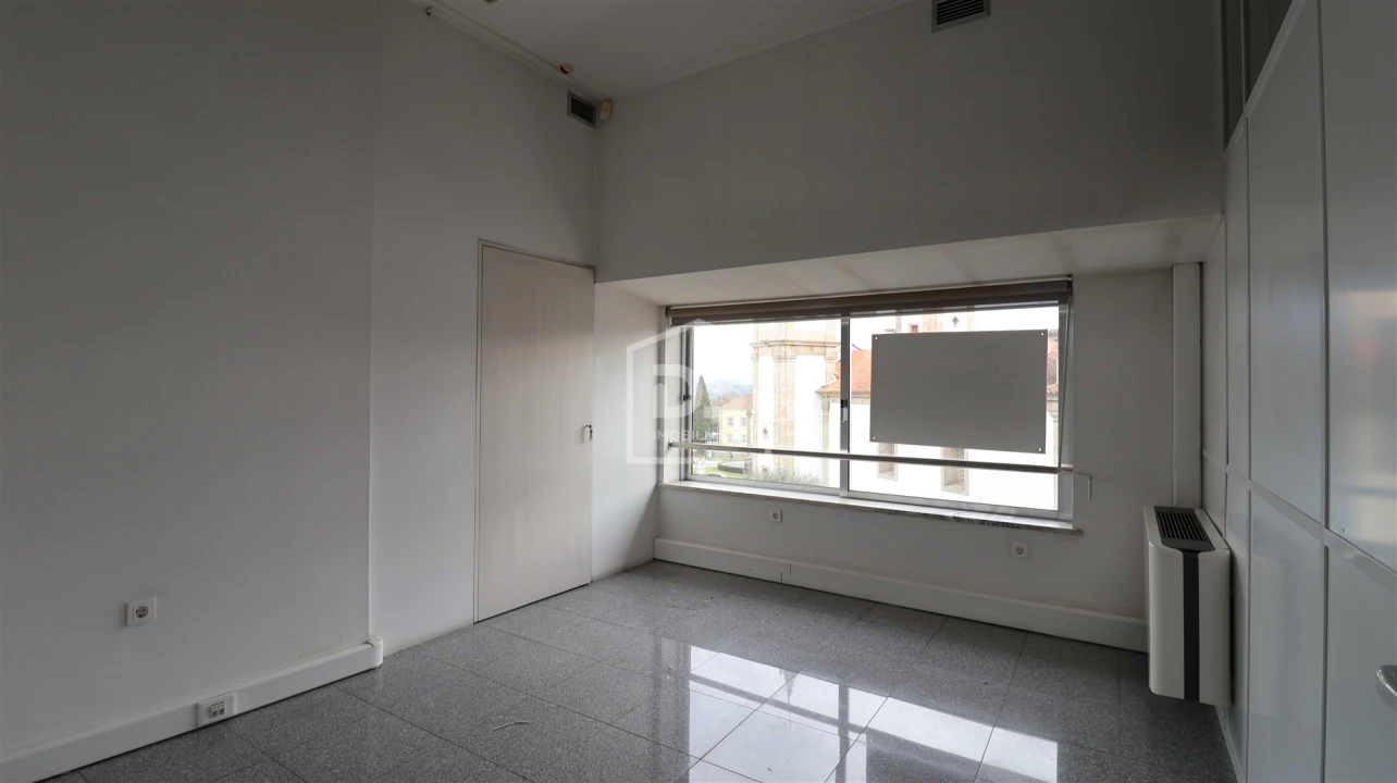 Escritório para Arrendamento em Viseu Foto 3