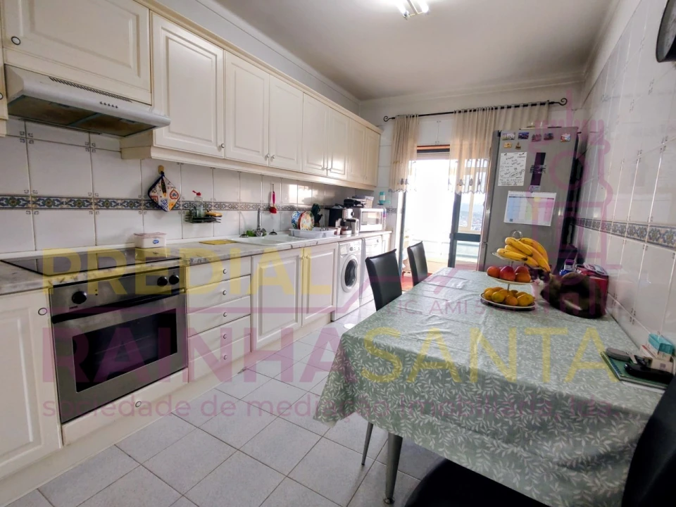 Apartamento T3 para Venda em Sé Nova, Santa Cruz, Almedina e São Bartolomeu Foto 29