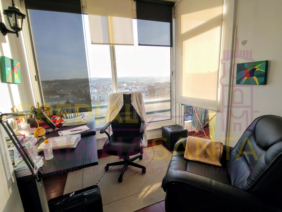 Apartamento T3 para Venda em Sé Nova, Santa Cruz, Almedina e São Bartolomeu Foto 33