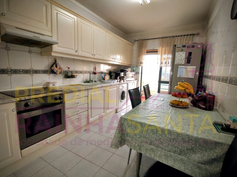 Apartamento T3 para Venda em Sé Nova, Santa Cruz, Almedina e São Bartolomeu Foto 1