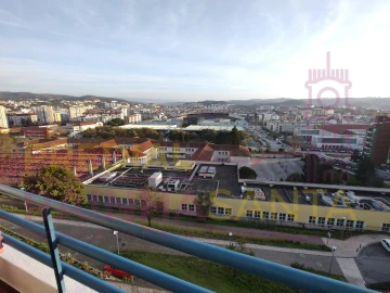 Apartamento T3 para Venda em Sé Nova, Santa Cruz, Almedina e São Bartolomeu