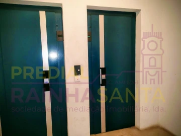 Apartamento T3 para Venda em Sé Nova, Santa Cruz, Almedina e São Bartolomeu