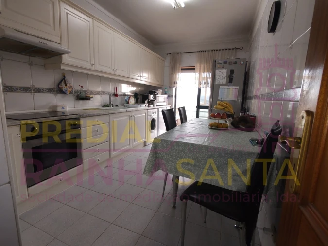 Apartamento T3 para Venda em Sé Nova, Santa Cruz, Almedina e São Bartolomeu Foto 5