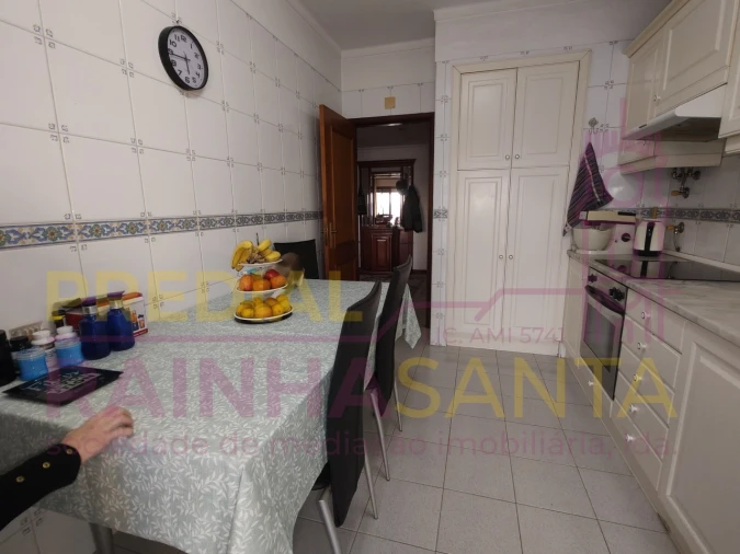 Apartamento T3 para Venda em Sé Nova, Santa Cruz, Almedina e São Bartolomeu Foto 25