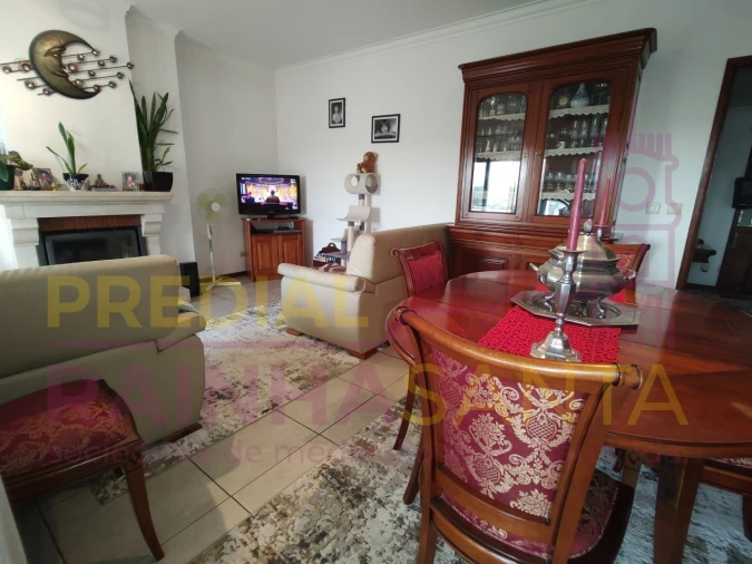 Apartamento T3 para Venda em Sé Nova, Santa Cruz, Almedina e São Bartolomeu Foto 4