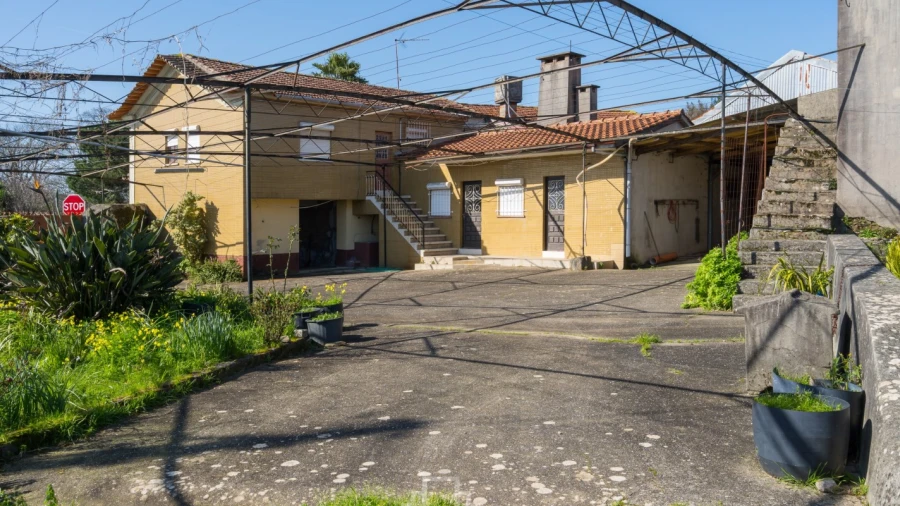 Moradia T4 para Venda em São Miguel do Souto e Mosteirô