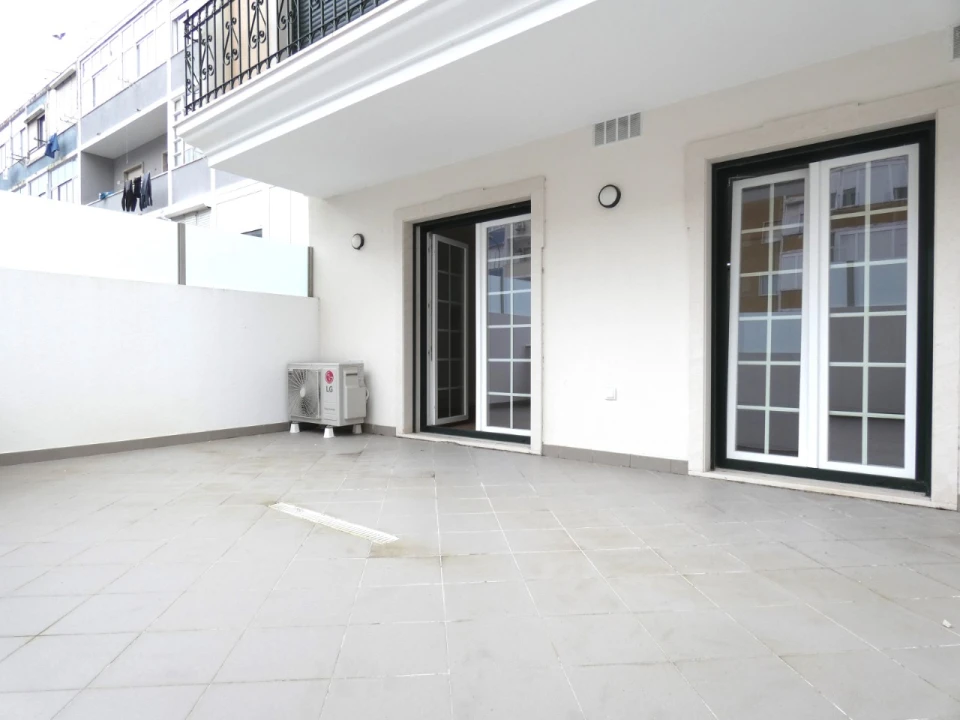 Apartamento T1 para Venda em Águas Livres Foto 1