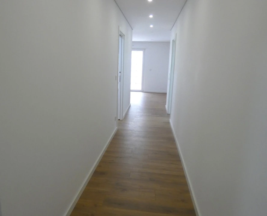 Apartamento T1 para Venda em Águas Livres Foto 18