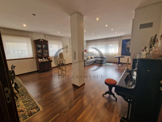 Apartamento T4 para Venda em Cidade da Maia Foto 4