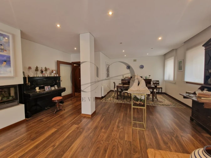 Apartamento T4 para Venda em Cidade da Maia Foto 8