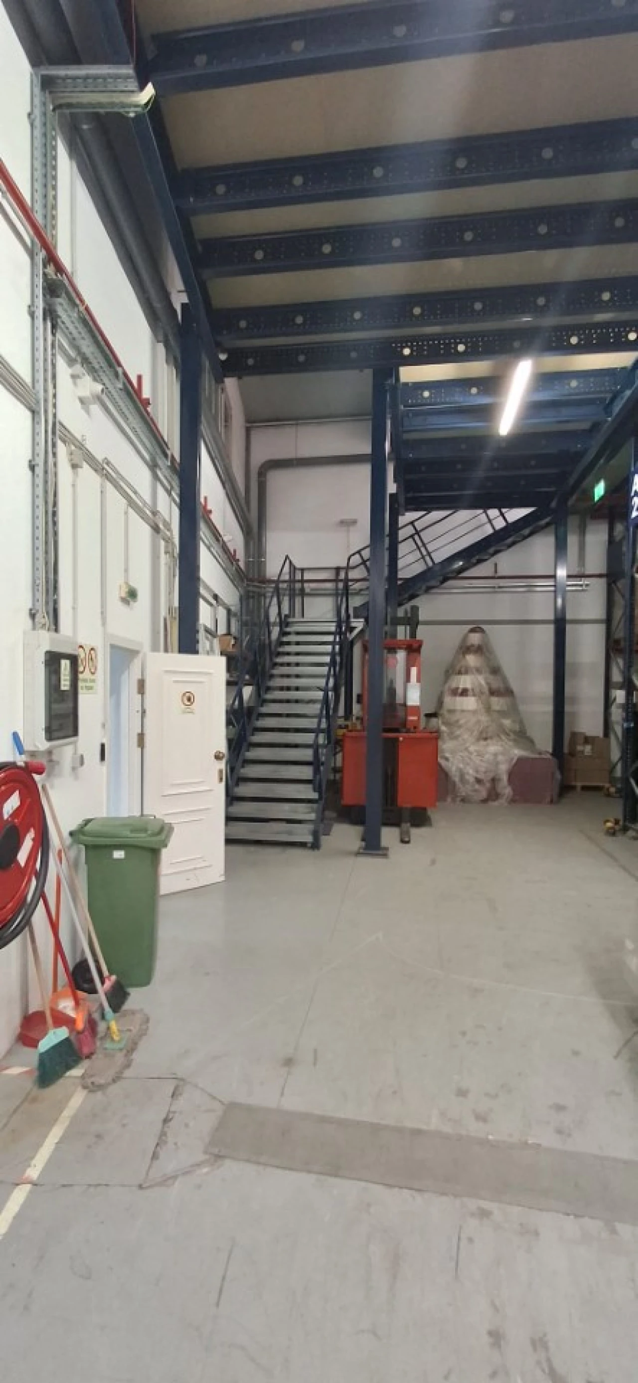 Armazém para Venda em Póvoa de Santa Iria e Forte da Casa Foto 24