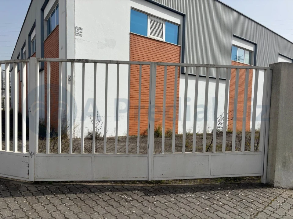 Armazém para Venda em Póvoa de Santa Iria e Forte da Casa Foto 4