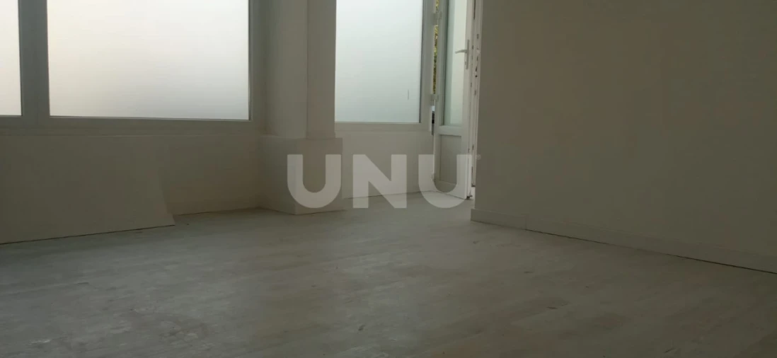 Loja para Venda em Laranjeiro e Feijó Foto 2