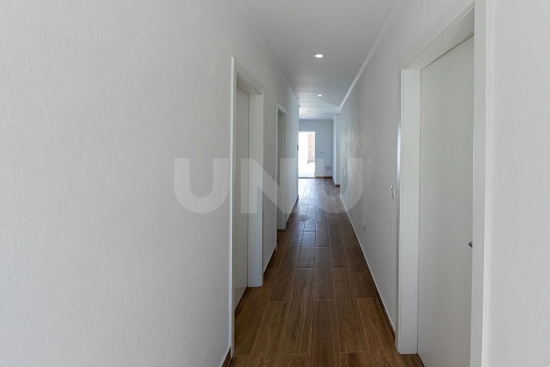 Moradia T2 para Venda em Bacelo e Senhora da Saúde Foto 8