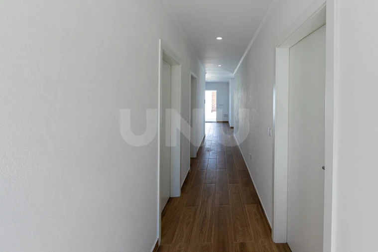 Moradia T2 para Venda em Bacelo e Senhora da Saúde Foto 8