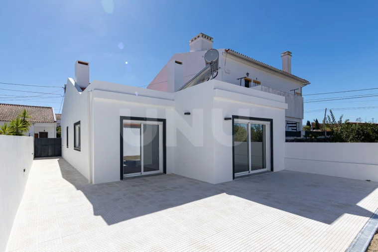 Moradia T2 para Venda em Bacelo e Senhora da Saúde Foto 1