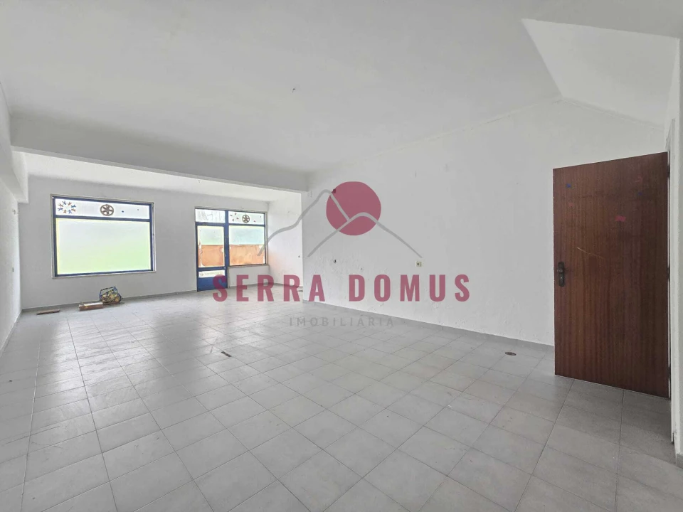 Loja para Venda em Rio de Mouro Foto 3