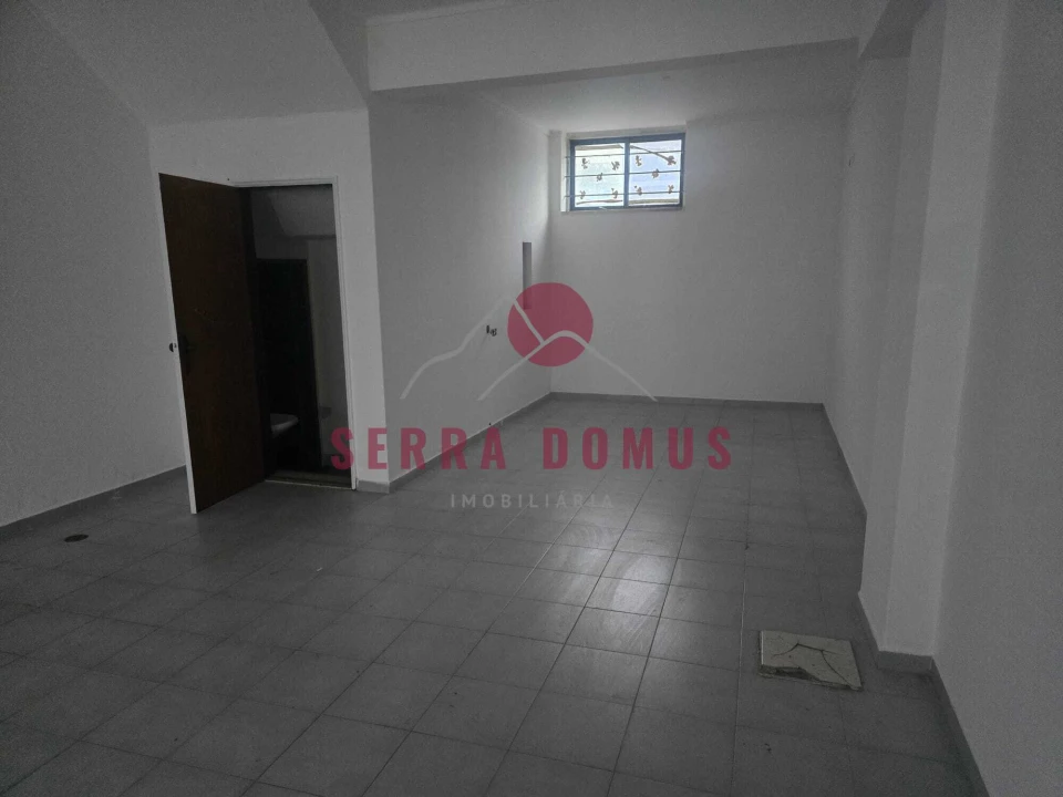 Loja para Venda em Rio de Mouro Foto 4