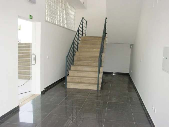 Loja para Arrendamento em Marrazes e Barosa Foto 6